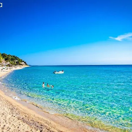 Sparkling Sani Getaway - Nefeli's Summer Paradise Vila
